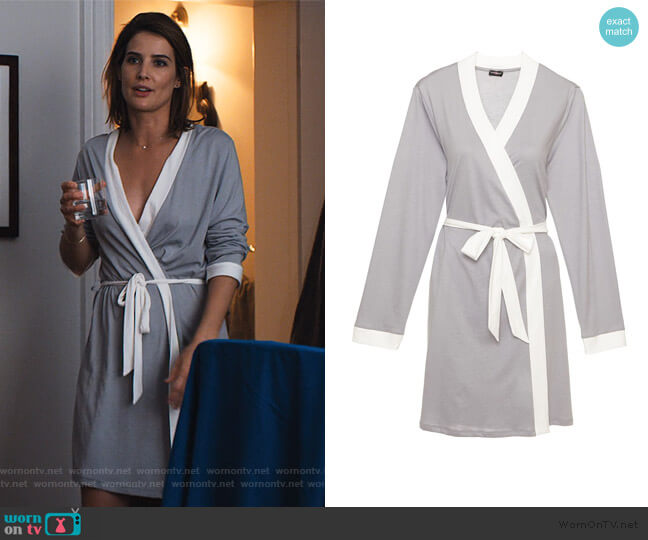 Lisa’s gray contrast trim robe on Friends from College