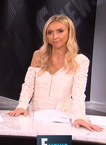 Giuliana’s white one off-shoulder zip front dress on E! News