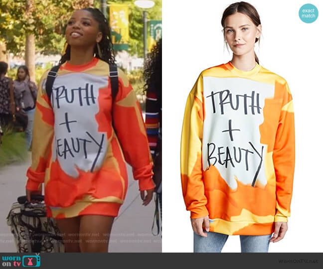 Oversized Sweatshirt by Marques Almeida worn by Jazlyn Forster (Chloe Bailey) on Grown-ish