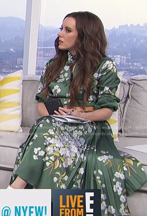 Melanie’s green floral keyhole dress on Live from E!