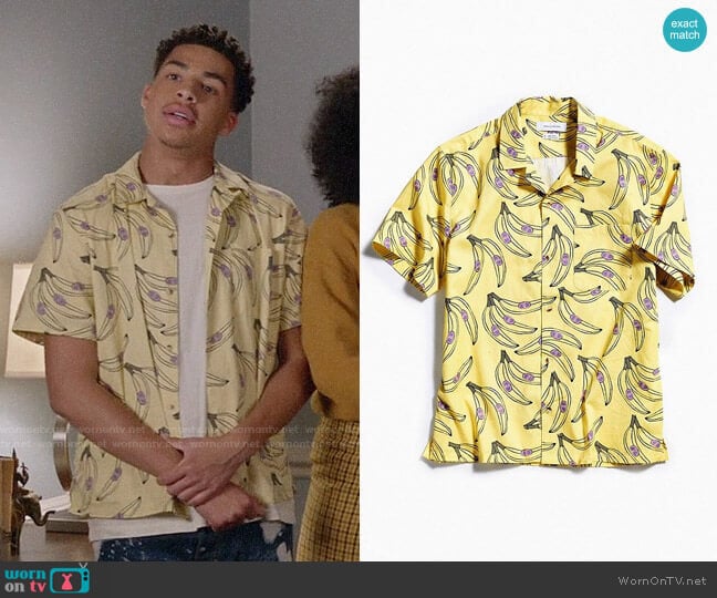 UO Banana Short Sleeve Button-Down Shirt worn by Andre Johnson Jr (Marcus Scribner) on Black-ish