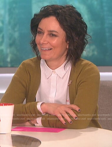 Sara’s white Bad Girl button up shirt on The Talk