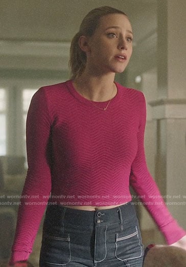 Betty's pink chevron textured sweater on Riverdale
