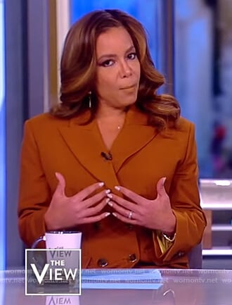 Sunny’s brown double breasted Jacket and pants on The View