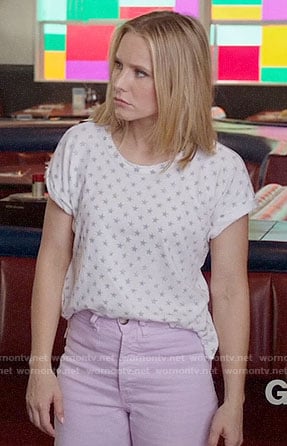 Eleanor's star print tee on The Good Place