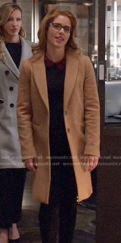 Felicity’s camel coat on Arrow