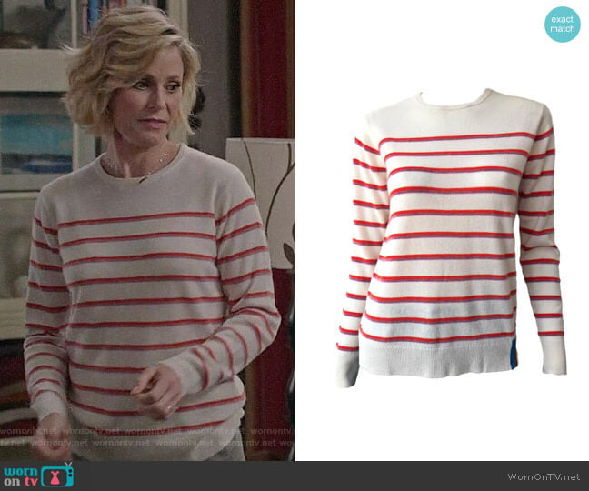 Kule Samara Sweater worn by Claire Dunphy (Julie Bowen) on Modern Family