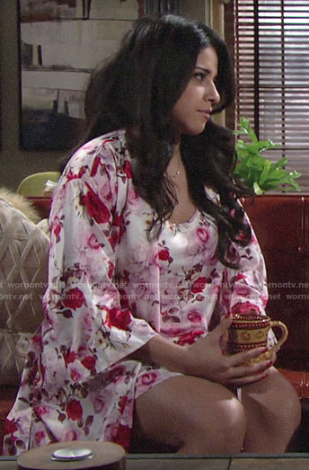Mia’s rose print chemise and robe on The Young and the Restless