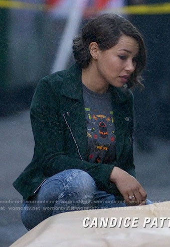 Nora’s bug print tee and green suede jacket on The Flash