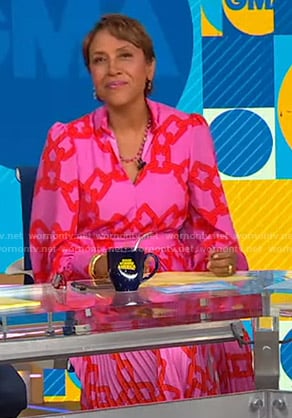 Robin’s pink chain print dress on Good Morning America