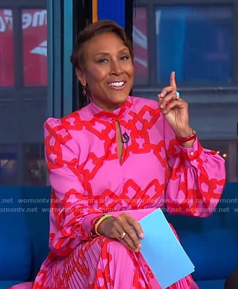 Robin’s pink chain print dress on Good Morning America