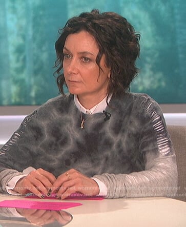 Sara’s distressed tie dyed sweater on The Talk