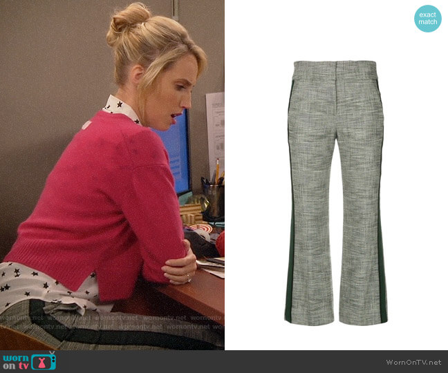 Veronica Beard Cormac Trousers worn by Mandy Baxter (Molly McCook) on Last Man Standing