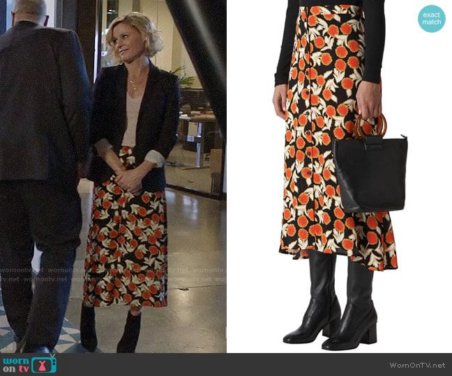 Whistles Dandelion Print Maxi Skirt worn by Claire Dunphy (Julie Bowen) on Modern Family