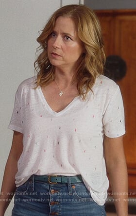 Lena's white cactus print tee on Splitting Up Together