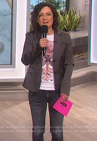 Sara’s white eye graphic print tee on The Talk