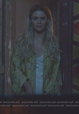 Karolina’s yellow floral kimono on Marvel’s Runaways