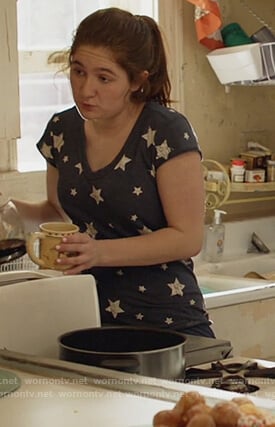 Debbie’s blue star print tee on Shameless