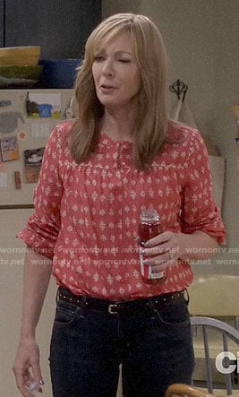 Bonnie's red printed top on Mom