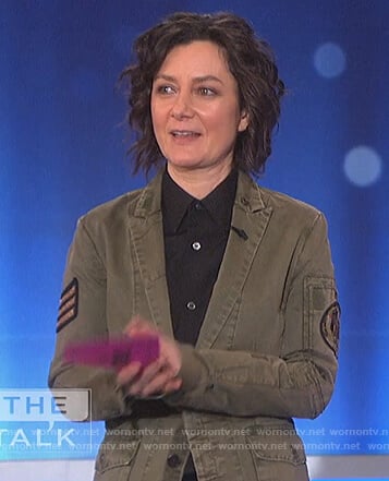 Sara’s green military patch jacket on The Talk