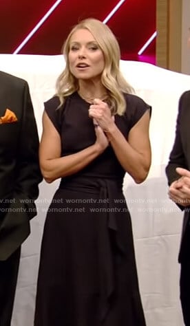 WornOnTV Kelly s navy cap sleeve dress on Live with Kelly and