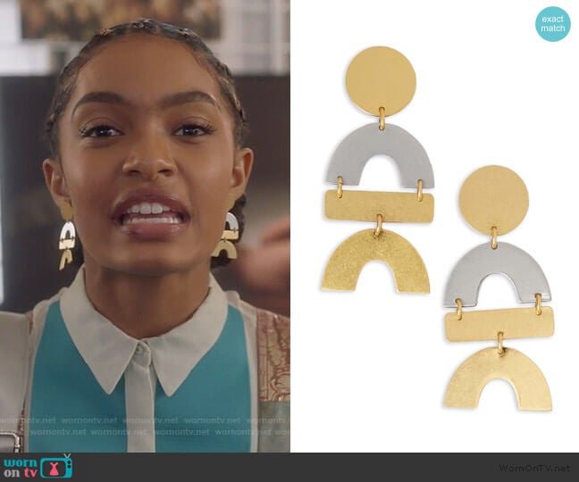 Flatform Statement Earrings by Madewell worn by Zoey Johnson (Yara Shahidi) on Grown-ish