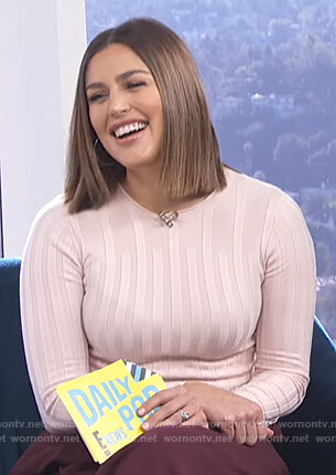 Carissa’s pink ribbed sweater on E! News Daily Pop