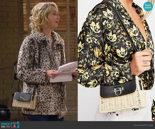 Free People Jeanne Wicker Crossbody worn by Mandy Baxter (Molly McCook) on Last Man Standing