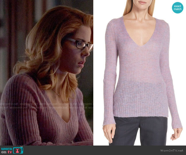 Rag & Bone Donna Sweater  worn by Felicity Smoak (Emily Bett Rickards) on Arrow