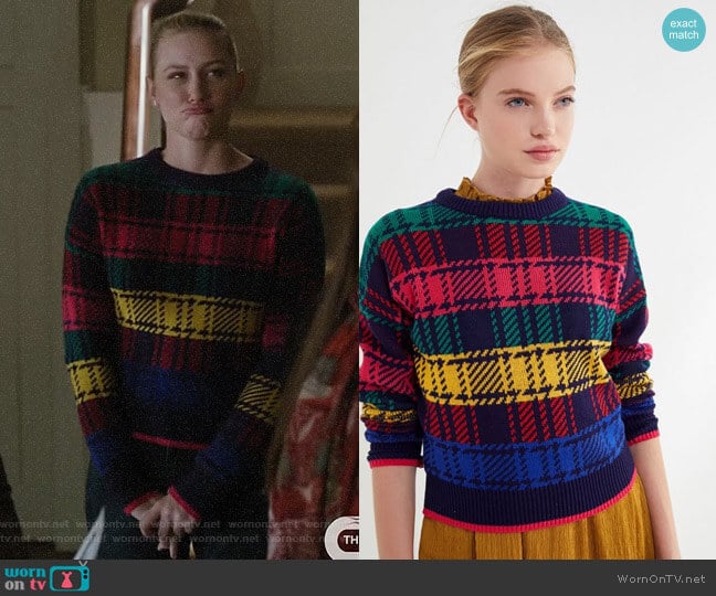 UO Andi Fitted Crew-Neck Sweater worn by Betty Cooper (Lili Reinhart) on Riverdale