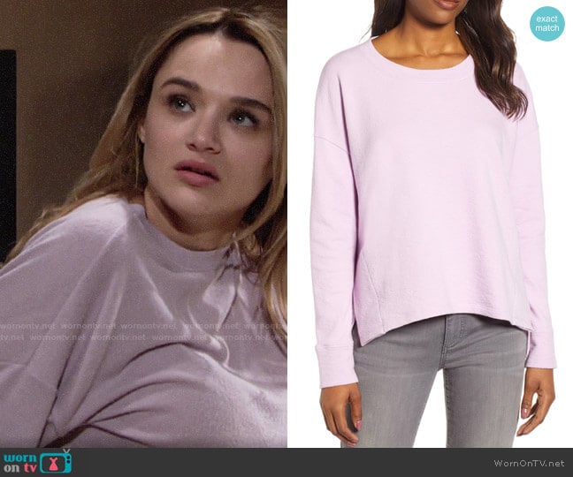 Caslon Side Slit Relaxed Sweatshirt worn by Summer Newman (Hunter King) on The Young and the Restless