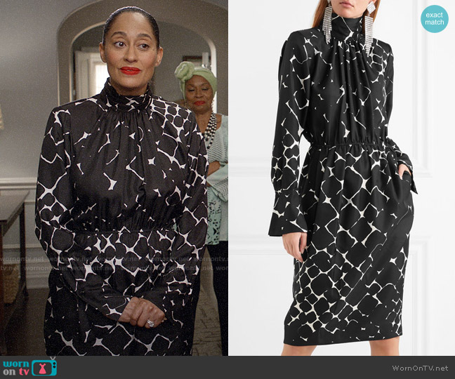 Marc Jacobs Printed Silk Turtleneck Dress worn by Rainbow Johnson (Tracee Ellis Ross) on Black-ish