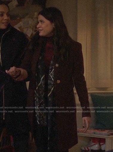 Mel’s burgundy coat on Charmed