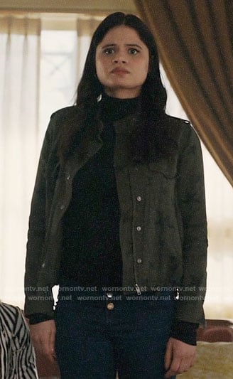 Mel’s green star print jacket on Charmed