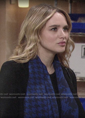 Summer's blue houndstooth scarf on The Young and the Restless