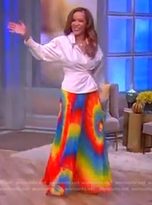 Sunny’s tie die skirt on The View