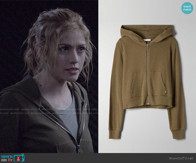 Aritzia Tna Nakamura Thermal worn by Mia Smoak (Katherine McNamara) on Arrow