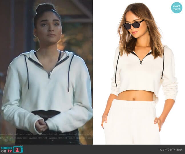 Simone’s white cropped hoodie on Star