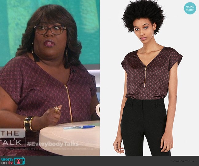 Zip Front Print Gramercy Tee by Express worn by Sheryl Underwood on The Talk