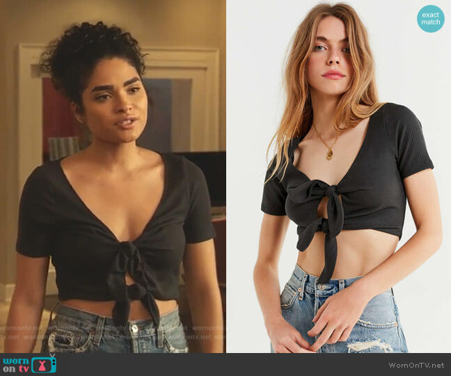 Tessa Tie-front Cropped Top by Urban Outfitters worn by Simone Davis (Brittany O'Grady) on Star