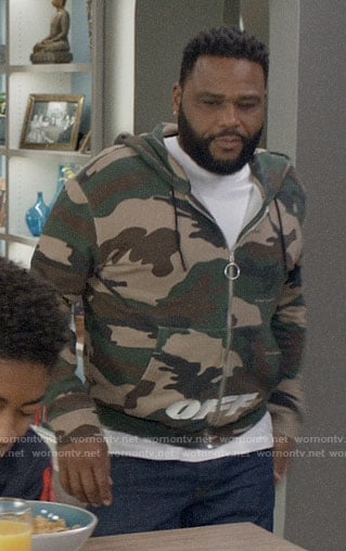 Andre’s camo print hoodie on Black-ish