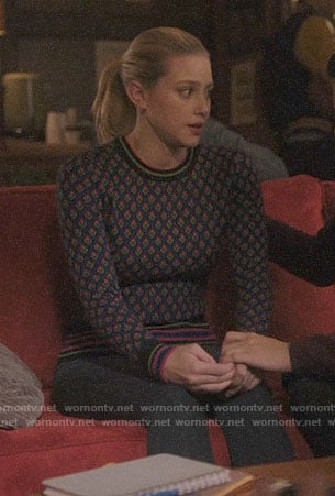 Betty's tulip print sweater on Riverdale