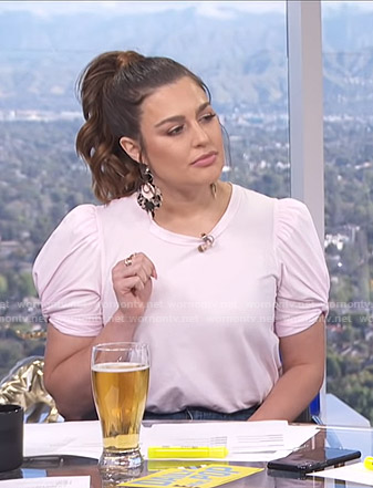 Carissa’s pink puff sleeve top on E! News Daily Pop