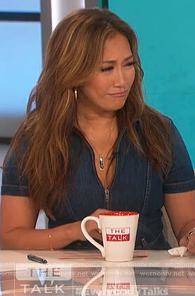 Carrie’s denim jumpsuit on The Talk