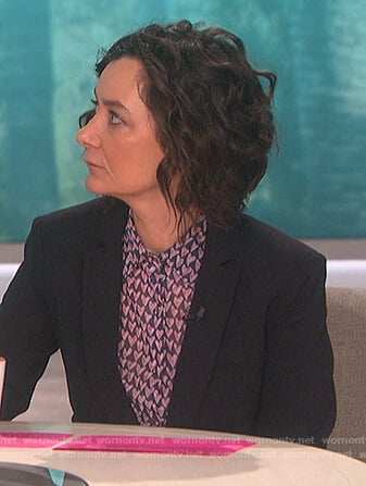 Sara's heart print blouse on The Talk