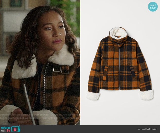 H&M Jacket with Faux Fur Collar worn by Caitlin Martell-Lewis (Sydney Park) on Pretty Little Liars The Perfectionists