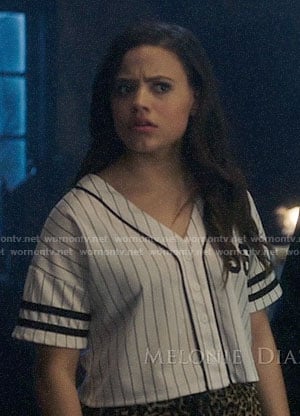 Maggie's cropped baseball jersey top on Charmed