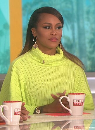 Eve’s green cropped turtleneck sweater on The Talk