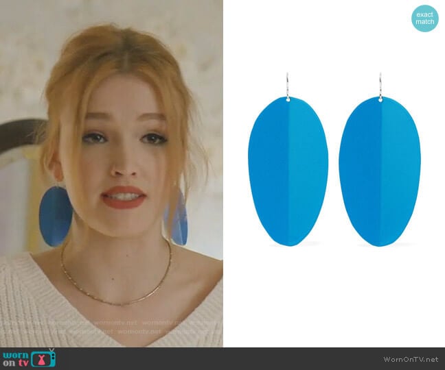 Pedal Earrings by Simon Miller worn by Kirby Anders (Maddison Brown) on Dynasty