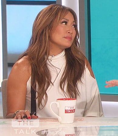 Carrie’s two tone asymmetric top on The Talk